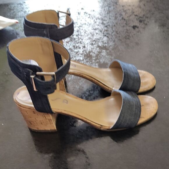 Unisa Black and Tan Strappy Sandals - Picture 3 of 6